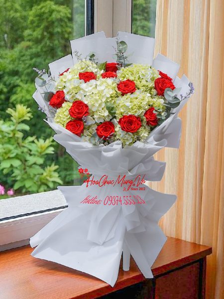 Bó Hoa Tú Cầu Mixed Hoa Hồng Đỏ BM207