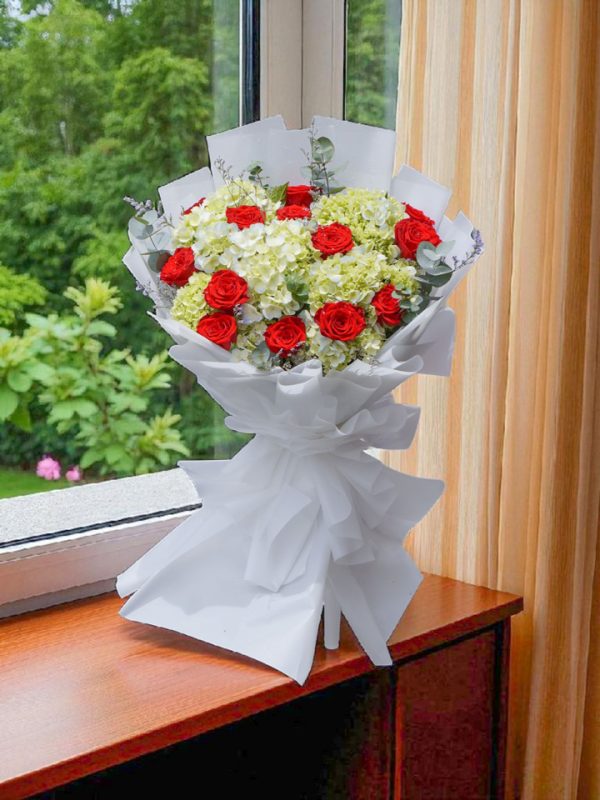 Bó Hoa Tú Cầu Mixed Hoa Hồng Đỏ BM207
