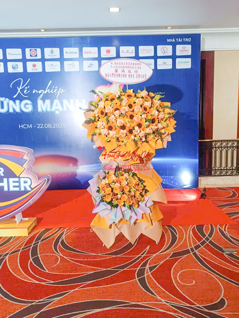 Kệ Hoa Hướng Dương Chúc Mừng KT149